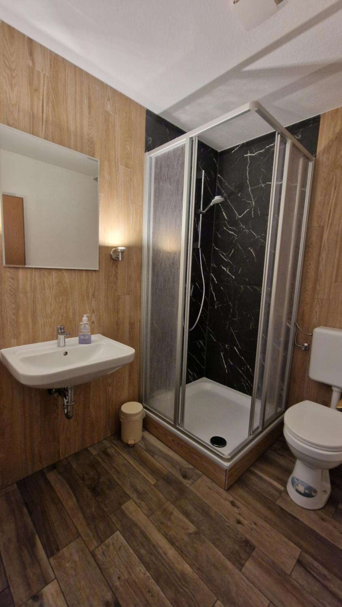 Hotel Tini باد فولنغبوستل المظهر الخارجي الصورة