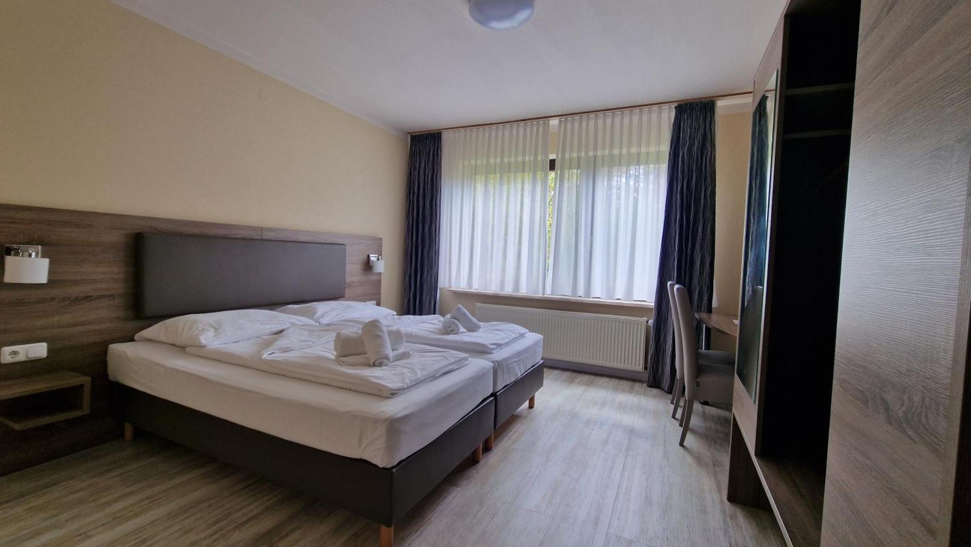 Hotel Tini باد فولنغبوستل المظهر الخارجي الصورة