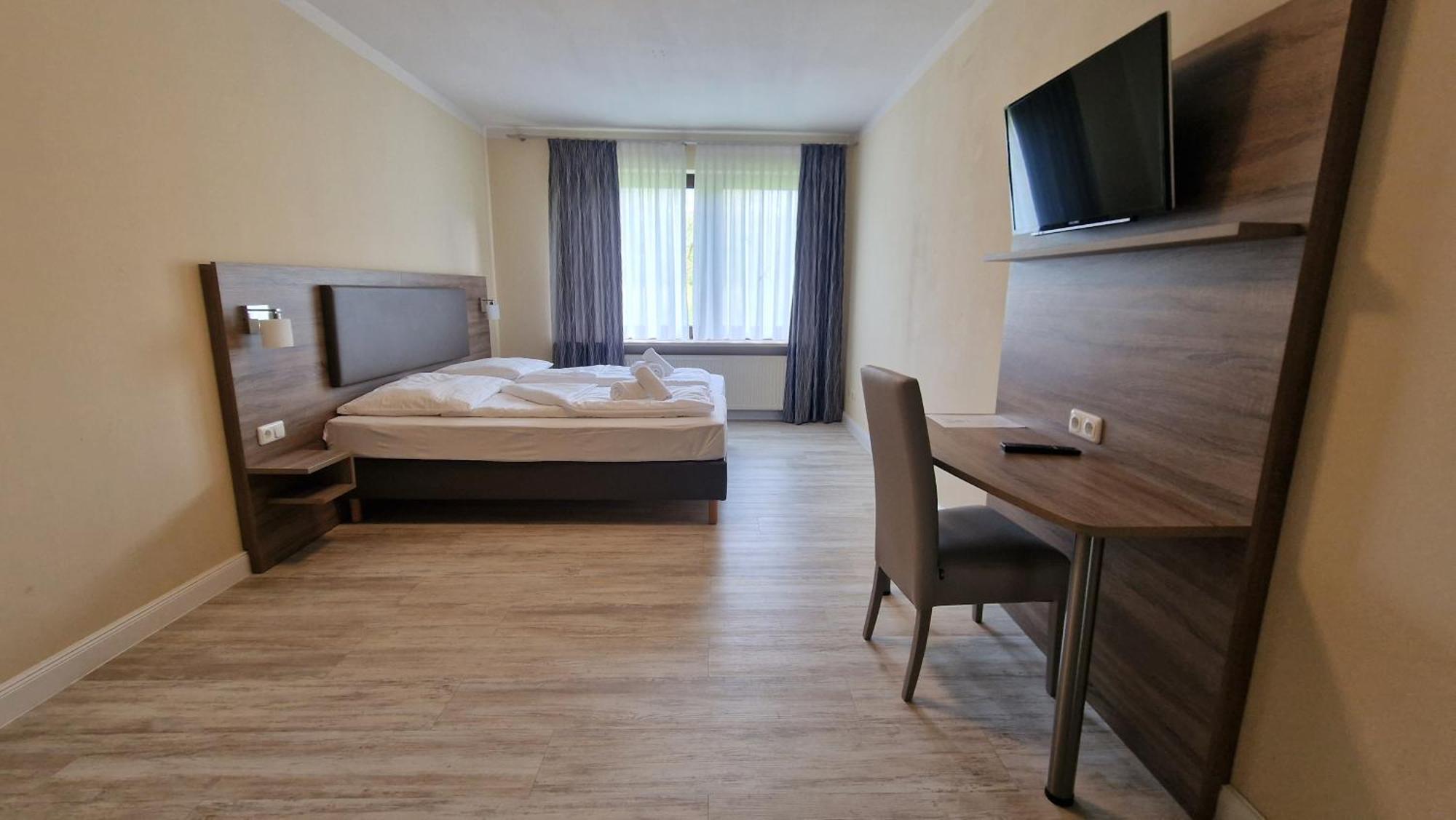 Hotel Tini باد فولنغبوستل المظهر الخارجي الصورة